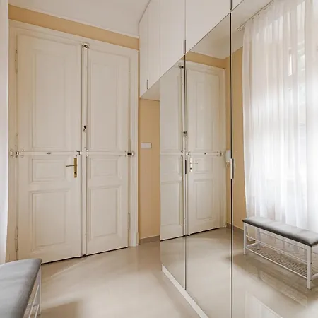 Apartment Hungary Westend