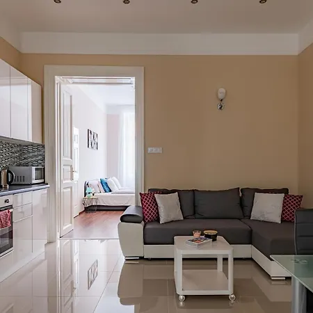Apartment Hungary Westend *