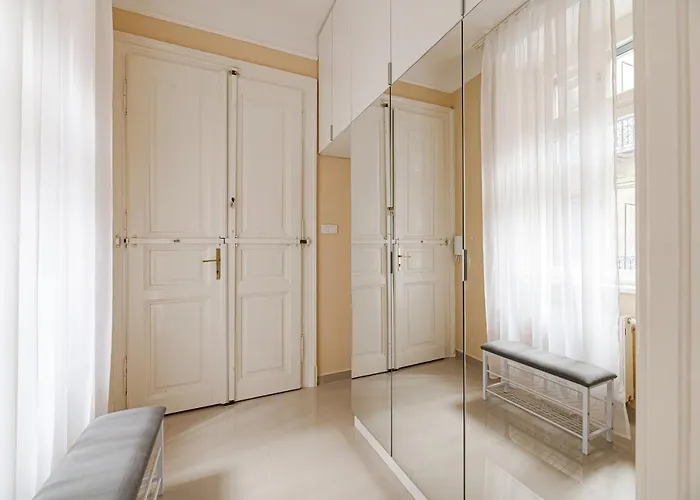 Apartament Hungary Westend