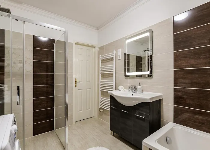 Hungary Westend Apartament *