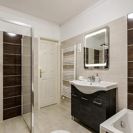 Hungary Westend شقة *